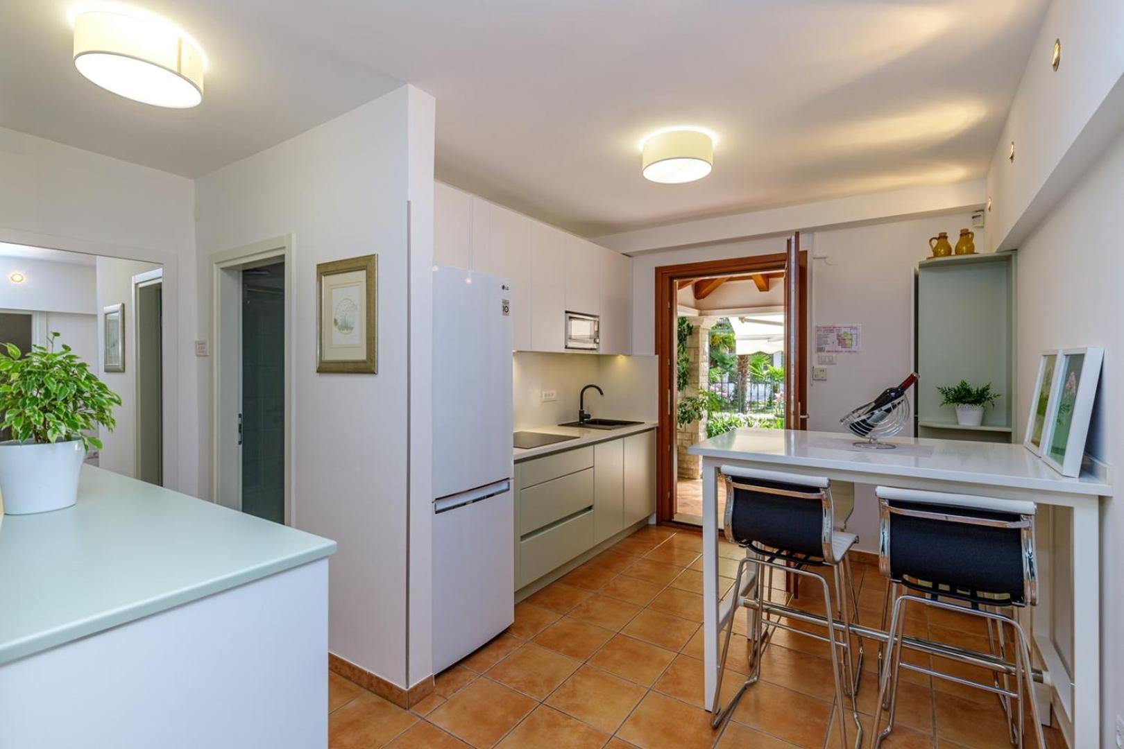 Apartments Lavizatic Пореч Стая снимка